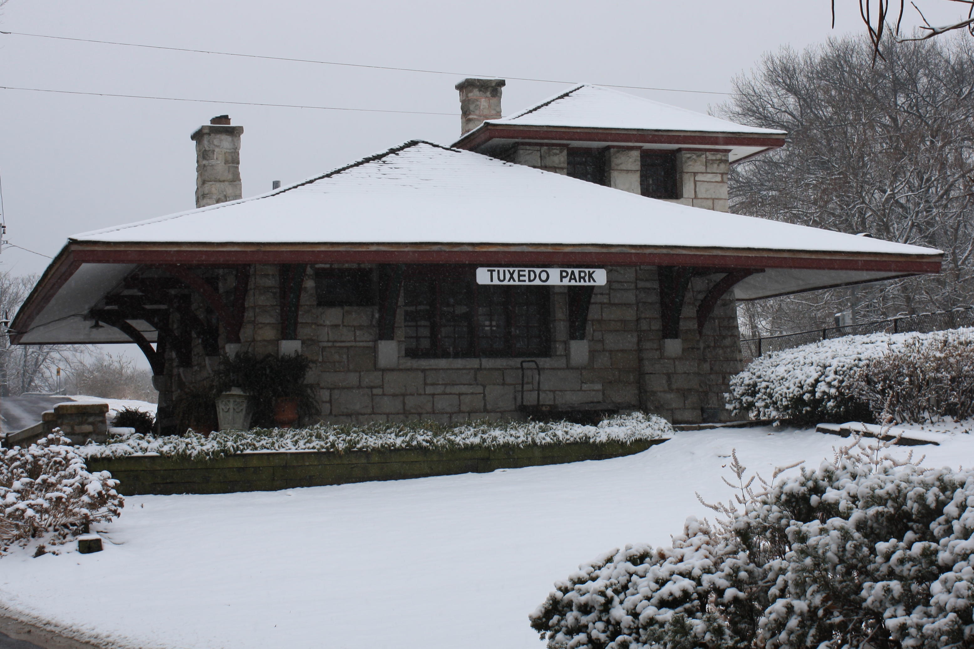 2010_12_24 Tuxedo Park Stationin snow.jpg